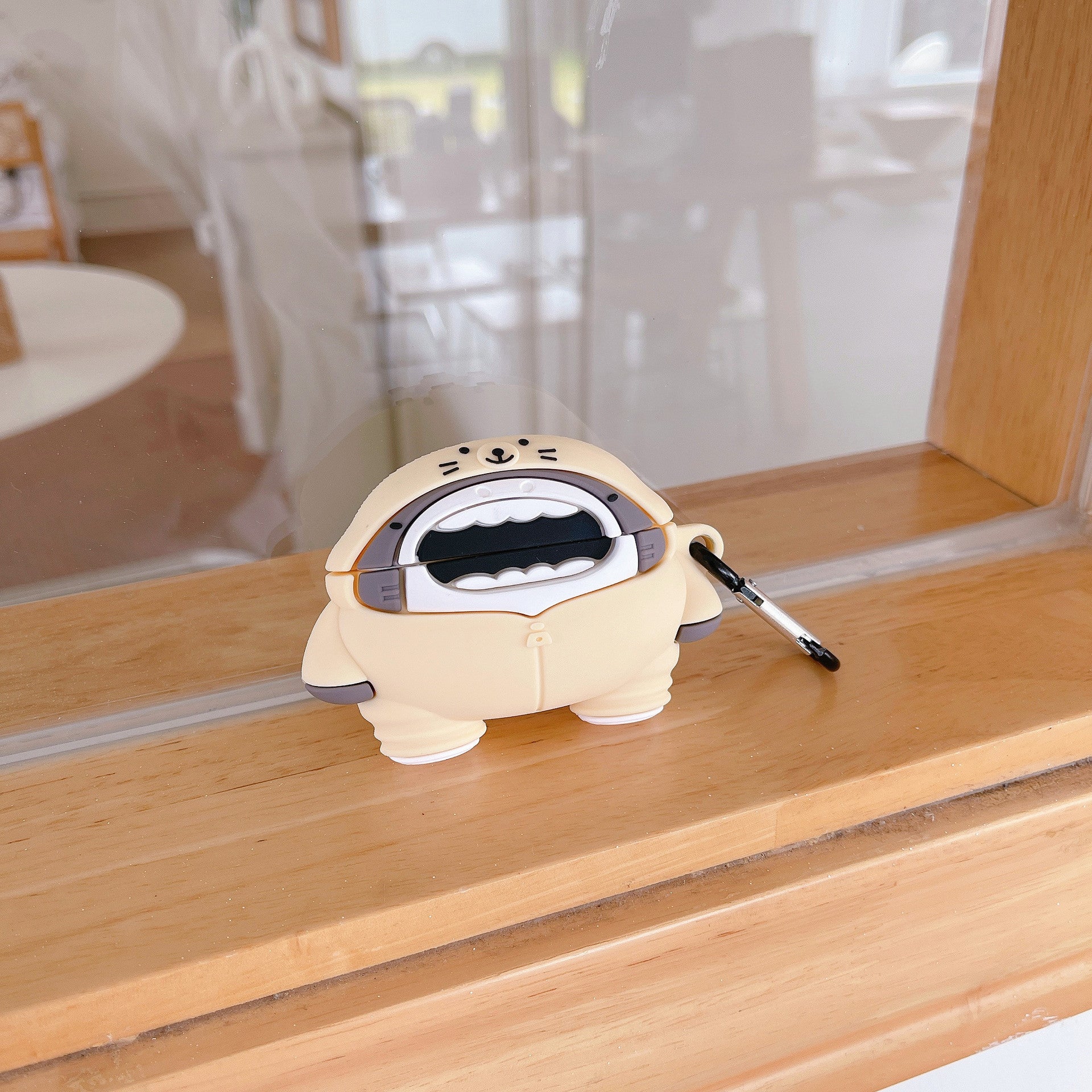 AirPods Monster Hoesje Beige – Cartoon Case